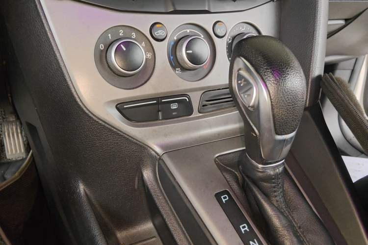 Used Ford Focus 2012 Hatchback 1.6L Automatic Comfort Model Gear Lever