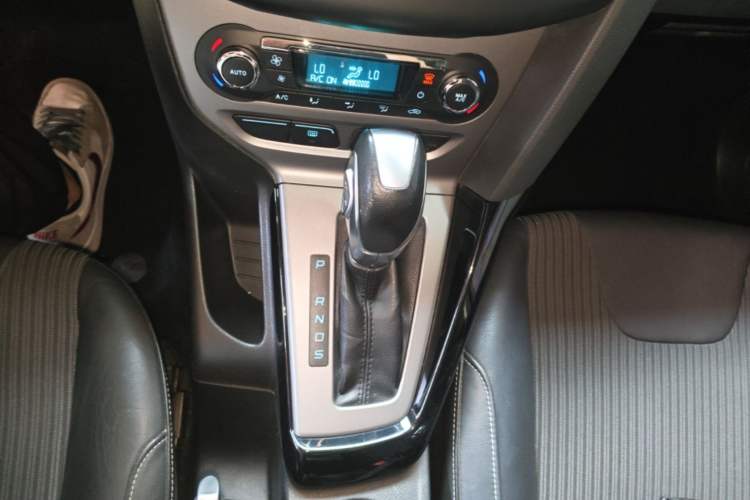 Used Ford Focus 2012 Hatchback 1.6L Automatic Fashion Edition Gear Lever