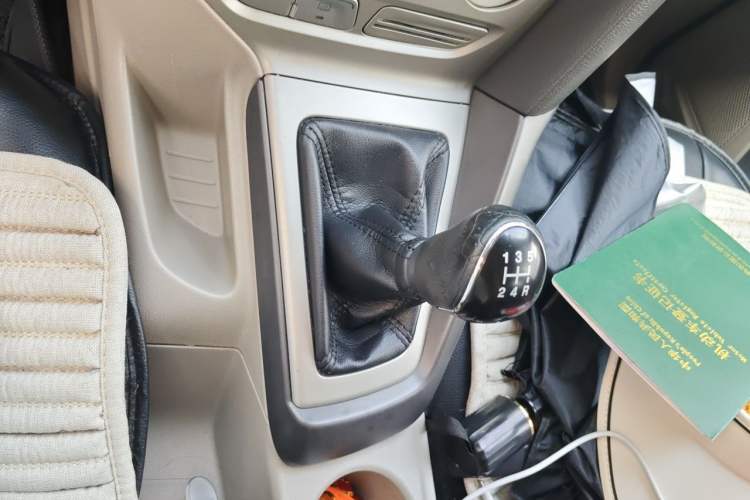 Used Ford Focus 2012 Sedan 1.6L Manual Comfort Model Gear Lever