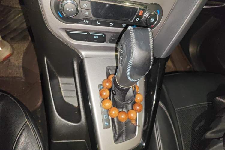 Used Ford Focus 2012 Hatchback 1.6L Automatic Fashion Edition Gear Lever