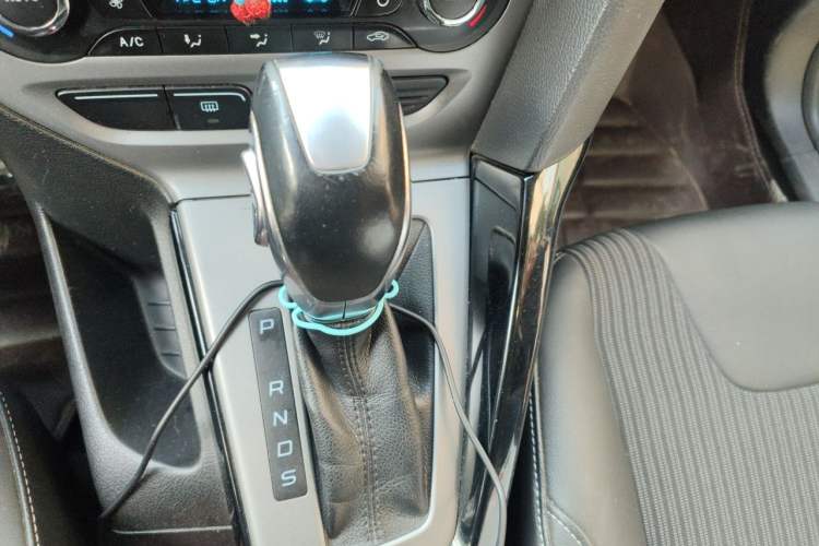 Used Ford Focus 2012 Hatchback 1.6L Automatic Fashion Edition Gear Lever