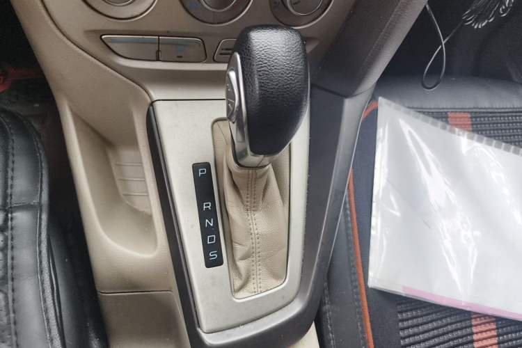 Used Ford Focus 2012 Sedan 1.6L Automatic Comfort Model Gear Lever