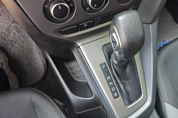 Used Ford Focus 2012 Hatchback 1.6L Automatic Comfort Model Gear Lever