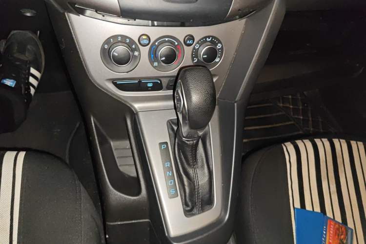 Used Ford Focus 2012 Hatchback 1.6L Automatic Comfort Model Gear Lever