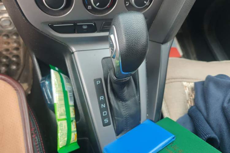 Used Ford Focus 2012 Hatchback 1.6L Automatic Comfort Model Gear Lever