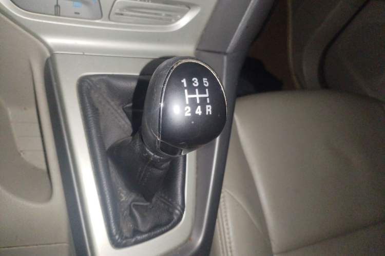 Used Ford Focus 2012 Sedan 1.6L Manual Comfort Model Gear Lever