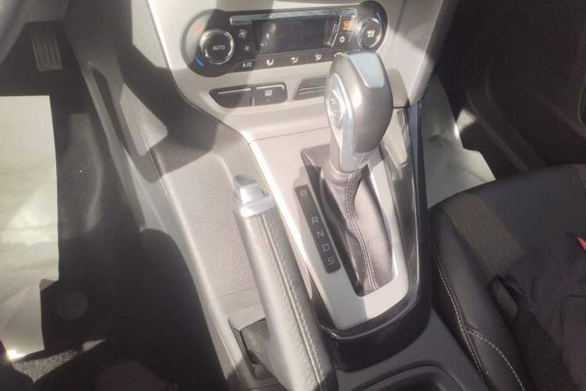 Used Ford Focus 2012 Hatchback 2.0L Automatic Luxury Sport Model Gear Lever
