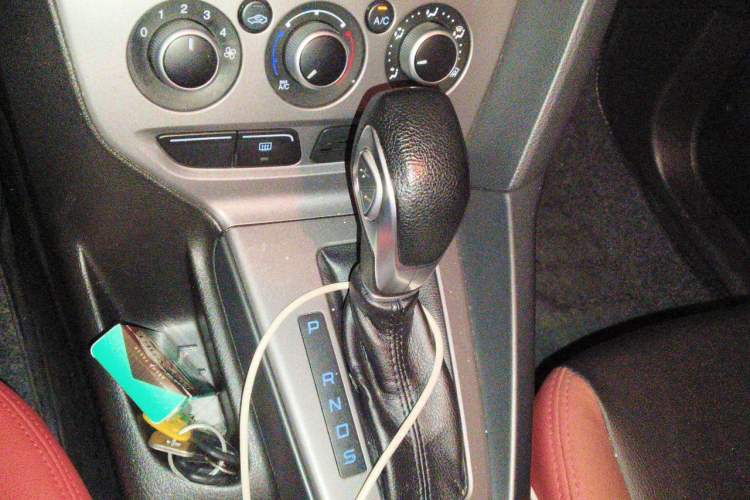 Used Ford Focus 2012 Hatchback 1.6L Automatic Comfort Model Gear Lever