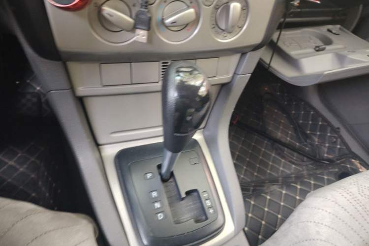 Used Ford Focus 2012 Hatchback Classic 1.8L Automatic Base Model Gear Lever