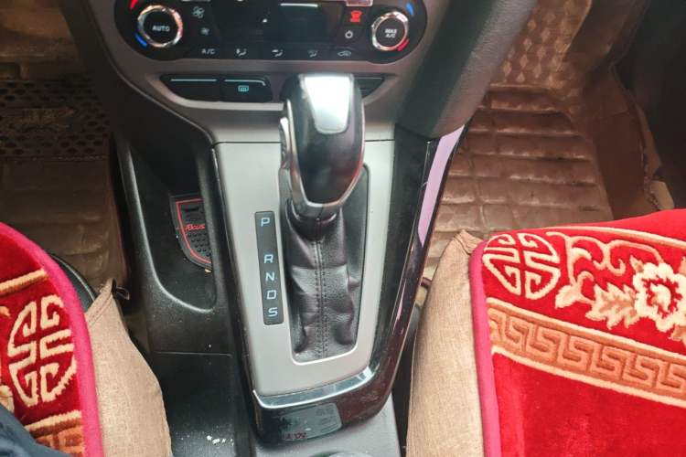 Used Ford Focus 2012 Hatchback 1.6L Automatic Fashion Edition Gear Lever