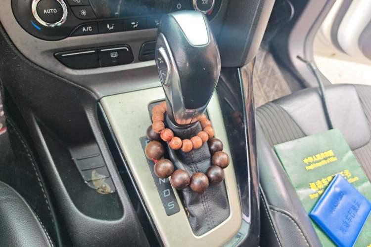 Used Ford Focus 2012 Hatchback 1.6L Automatic Fashion Edition Gear Lever