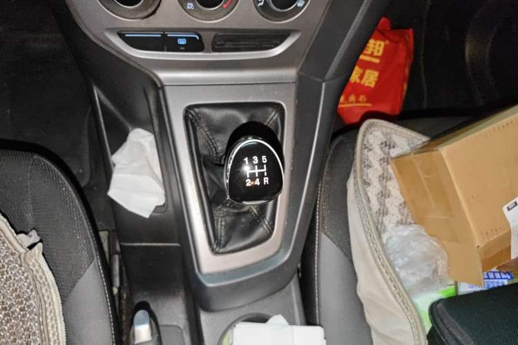 Used Ford Focus 2012 Hatchback 1.6L Manual Comfort Model Gear Lever
