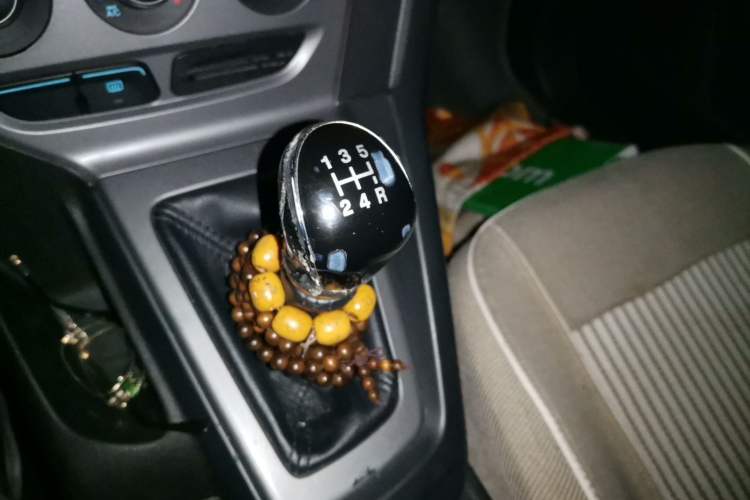 Used Ford Focus 2012 Hatchback 1.6L Manual Comfort Model Gear Lever