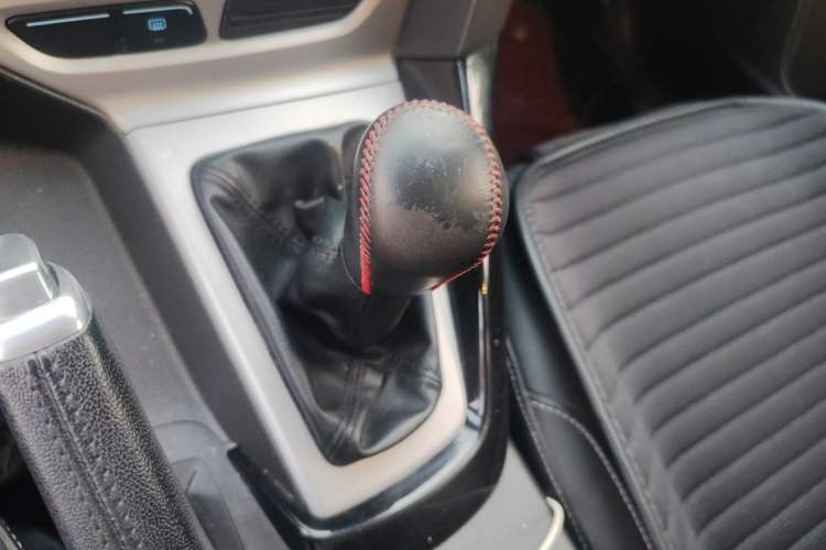 Used Ford Focus 2012 Hatchback 2.0L Manual Luxury Sport Model Gear Lever