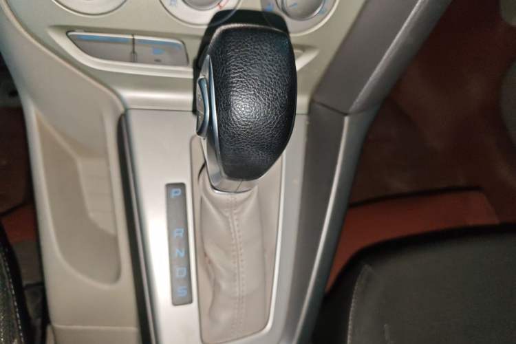 Used Ford Focus 2012 Sedan 1.6L Automatic Comfort Model Gear Lever