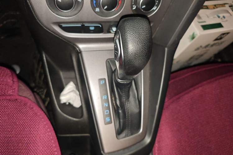 Used Ford Focus 2012 Hatchback 1.6L Automatic Fashion Edition Gear Lever