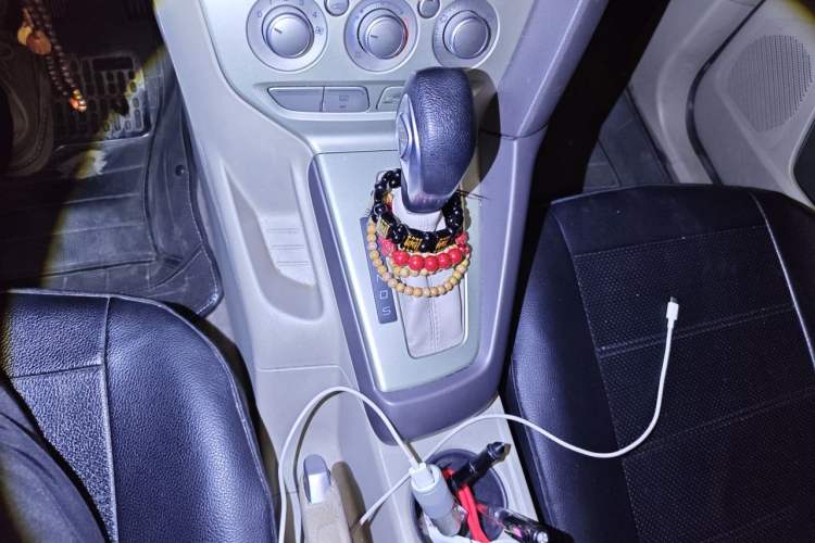 Used Ford Focus 2012 Sedan 1.6L Automatic Comfort Model Gear Lever
