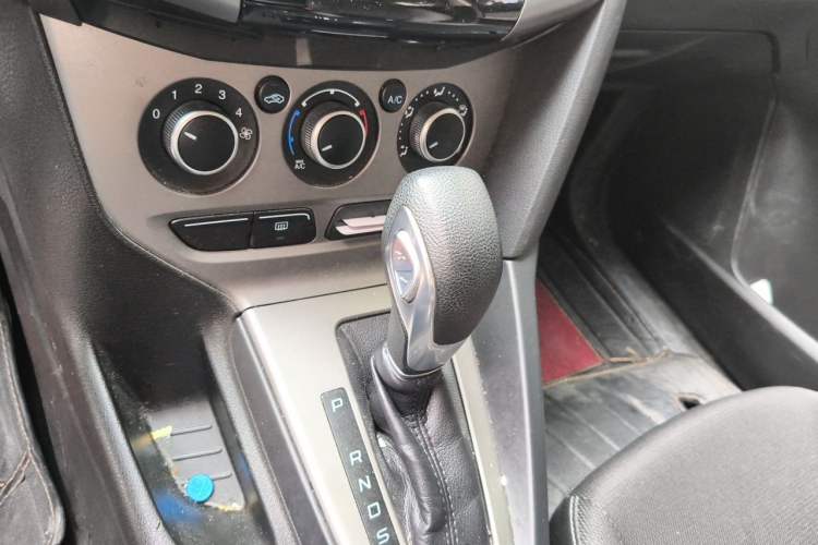 Used Ford Focus 2012 Hatchback 1.6L Automatic Comfort Model Gear Lever