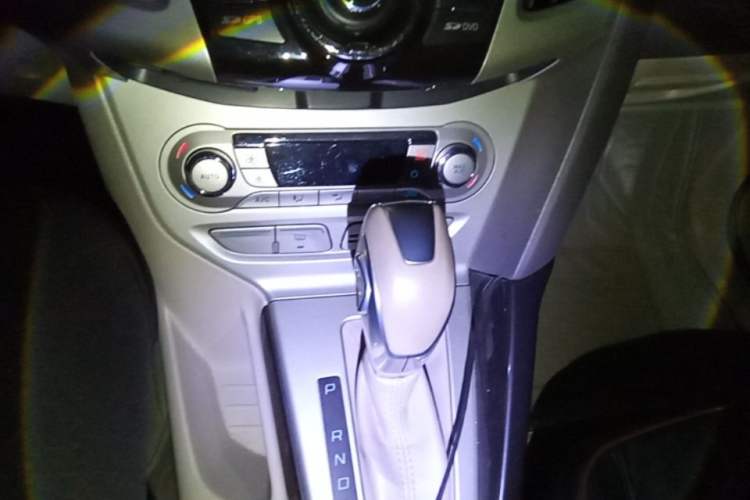 Used Ford Focus 2012 Hatchback 1.6L Automatic Fashion Edition Gear Lever