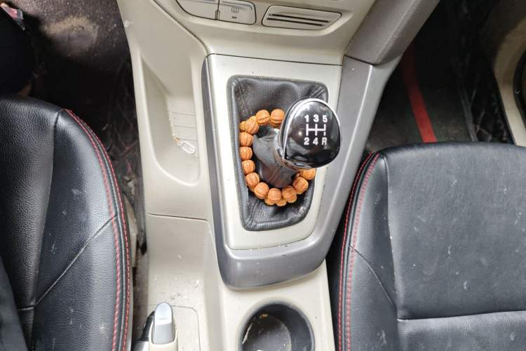Used Ford Focus 2012 Sedan 1.6L Manual Comfort Model Gear Lever