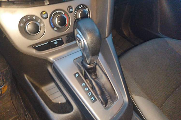 Used Ford Focus 2012 Hatchback 1.6L Automatic Comfort Model Gear Lever