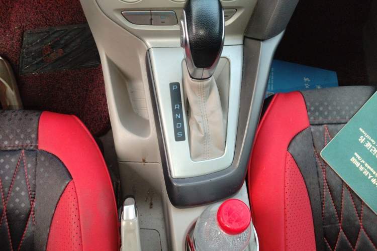 Used Ford Focus 2012 Sedan 1.6L Automatic Comfort Model Gear Lever