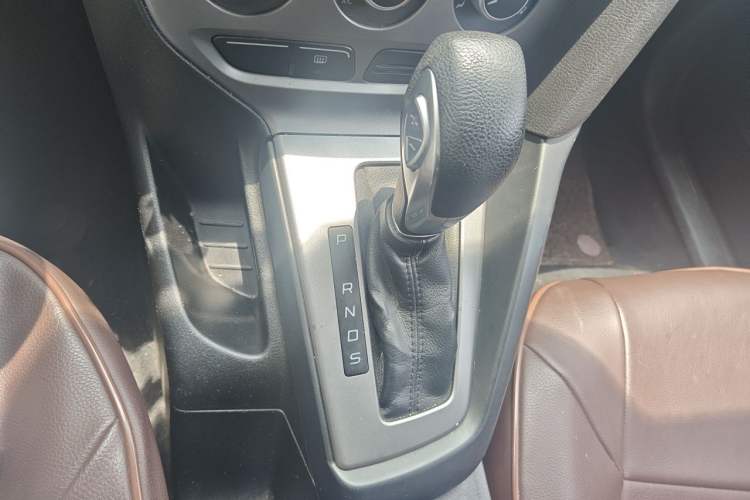 Used Ford Focus 2012 Hatchback 1.6L Automatic Comfort Model Gear Lever
