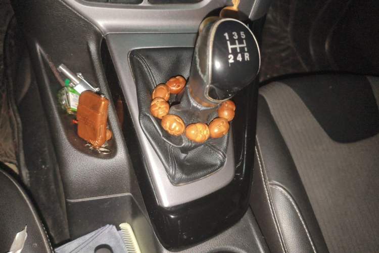 Used Ford Focus 2012 Hatchback 1.6L Manual Fashion Edition Gear Lever