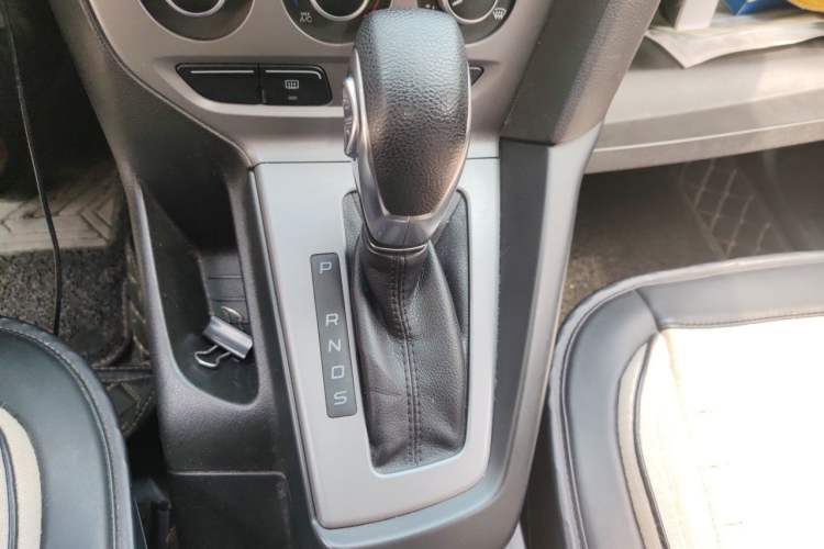 Used Ford Focus 2012 Hatchback 1.6L Automatic Comfort Model Gear Lever
