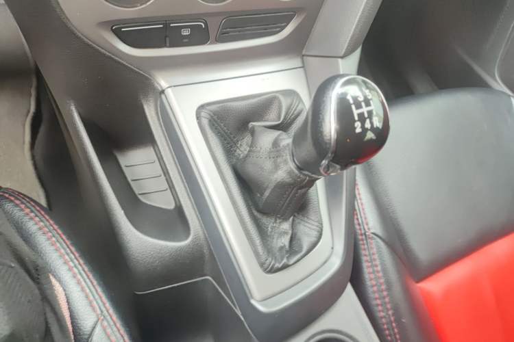 Used Ford Focus 2012 Hatchback 1.6L Manual Comfort Model Gear Lever