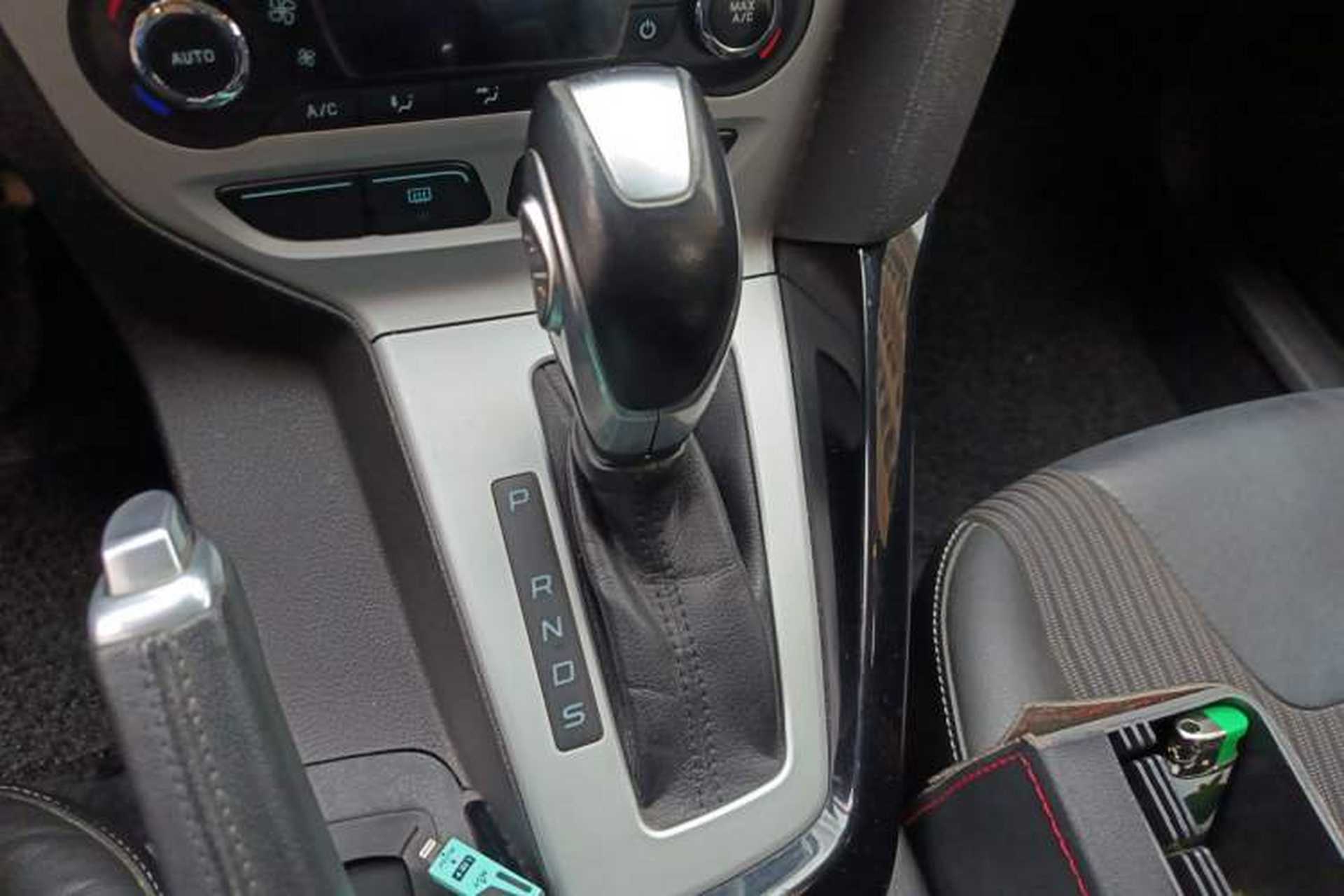 Used Ford Focus 2012 Hatchback 2.0L Automatic Luxury Sport Model Gear Lever