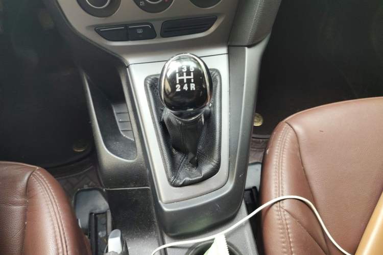 Used Ford Focus 2012 Hatchback 1.6L Manual Comfort Model Gear Lever