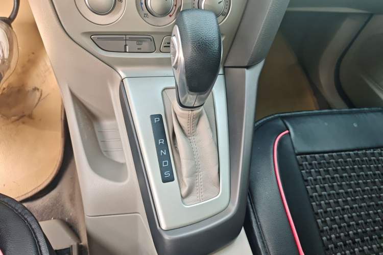 Used Ford Focus 2012 Sedan 1.6L Automatic Comfort Model Gear Lever