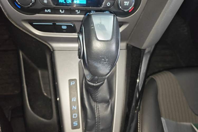 Used Ford Focus 2012 Hatchback 1.6L Automatic Fashion Edition Gear Lever