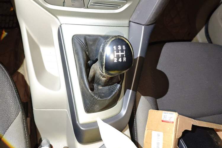 Used Ford Focus 2012 Sedan 1.6L Manual Comfort Model Gear Lever