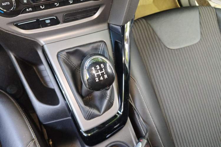 Used Ford Focus 2012 Hatchback 1.6L Manual Fashion Edition Gear Lever