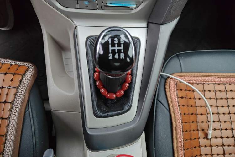 Used Ford Focus 2012 Sedan 1.6L Manual Comfort Model Gear Lever