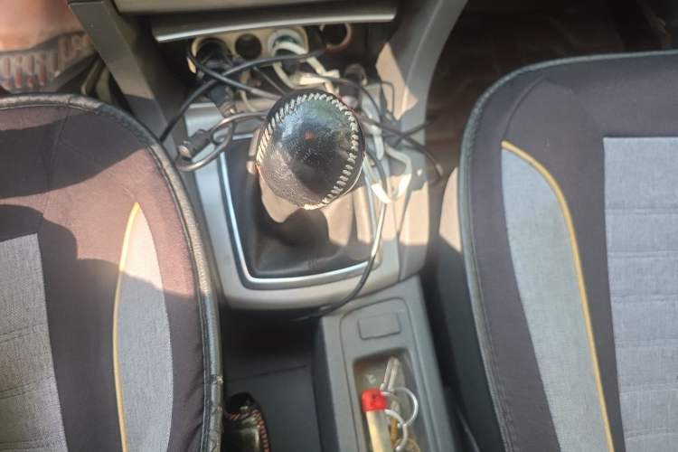 Used Ford Focus 2012 Hatchback Classic 1.8L Manual Base Model Gear Lever