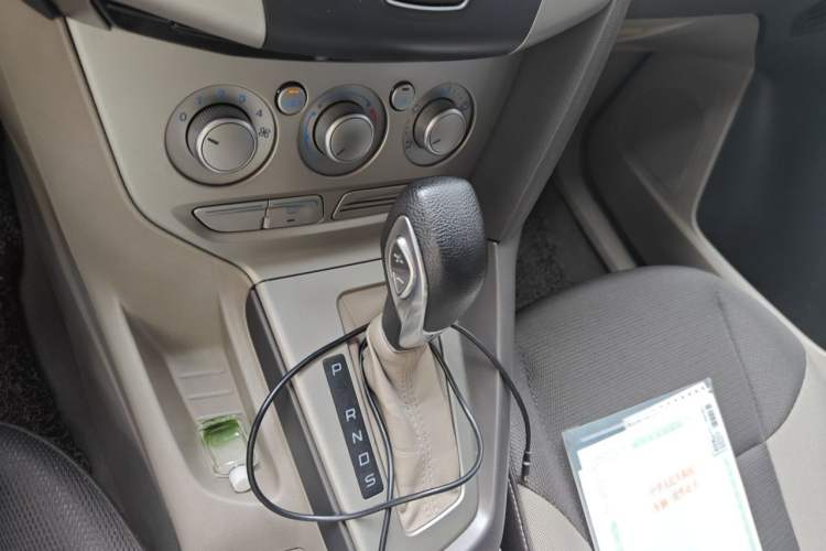 Used Ford Focus 2012 Sedan 1.6L Automatic Comfort Model Gear Lever