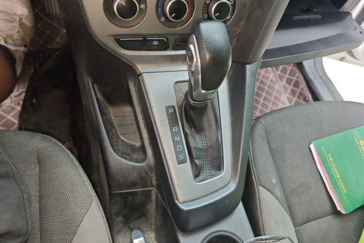 Used Ford Focus 2012 Hatchback 1.6L Automatic Comfort Model Gear Lever