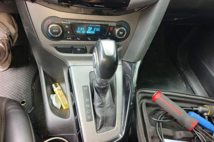 Used Ford Focus 2012 Hatchback 1.6L Automatic Fashion Edition Gear Lever
