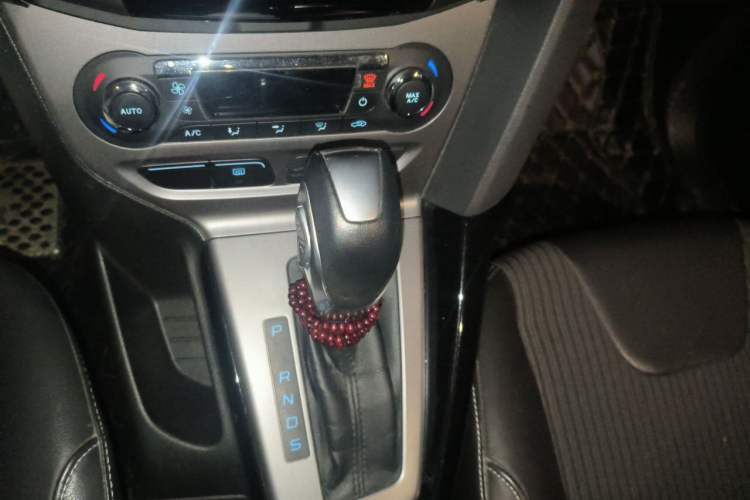 Used Ford Focus 2012 Hatchback 1.6L Automatic Fashion Edition Gear Lever