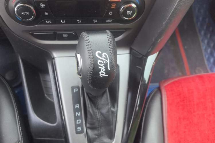 Used Ford Focus 2012 Hatchback 1.6L Automatic Fashion Edition Gear Lever