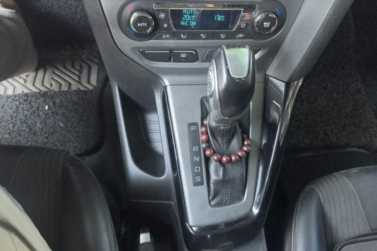Used Ford Focus 2012 Hatchback 1.6L Automatic Fashion Edition Gear Lever