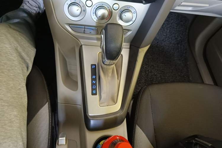 Used Ford Focus 2012 Sedan 1.6L Automatic Comfort Model Gear Lever