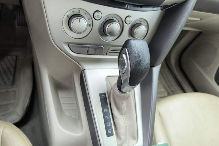 Used Ford Focus 2012 Sedan 1.6L Automatic Comfort Model Gear Lever