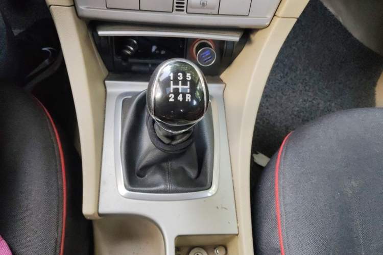Used Ford Focus 2012 Hatchback Classic 1.8L Manual Fashion Edition Gear Lever