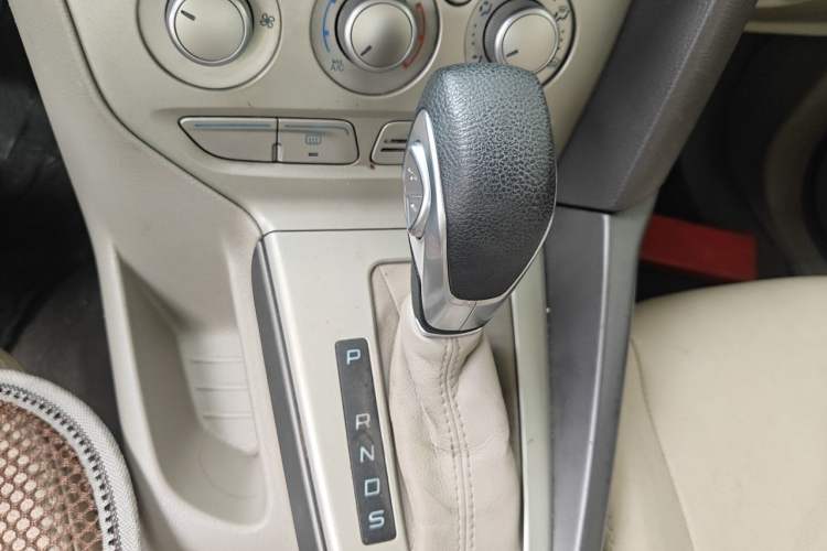 Used Ford Focus 2012 Sedan 1.6L Automatic Comfort Model Gear Lever