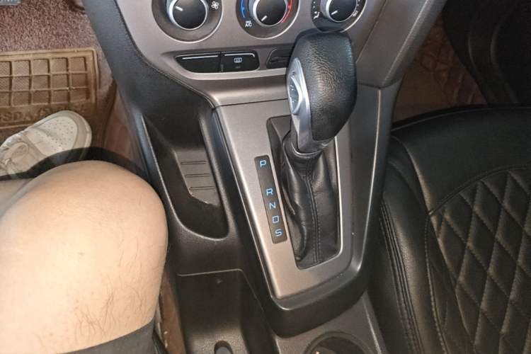 Used Ford Focus 2012 Hatchback 1.6L Automatic Comfort Model Gear Lever