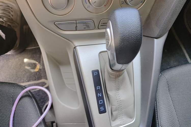 Used Ford Focus 2012 Sedan 1.6L Automatic Comfort Model Gear Lever